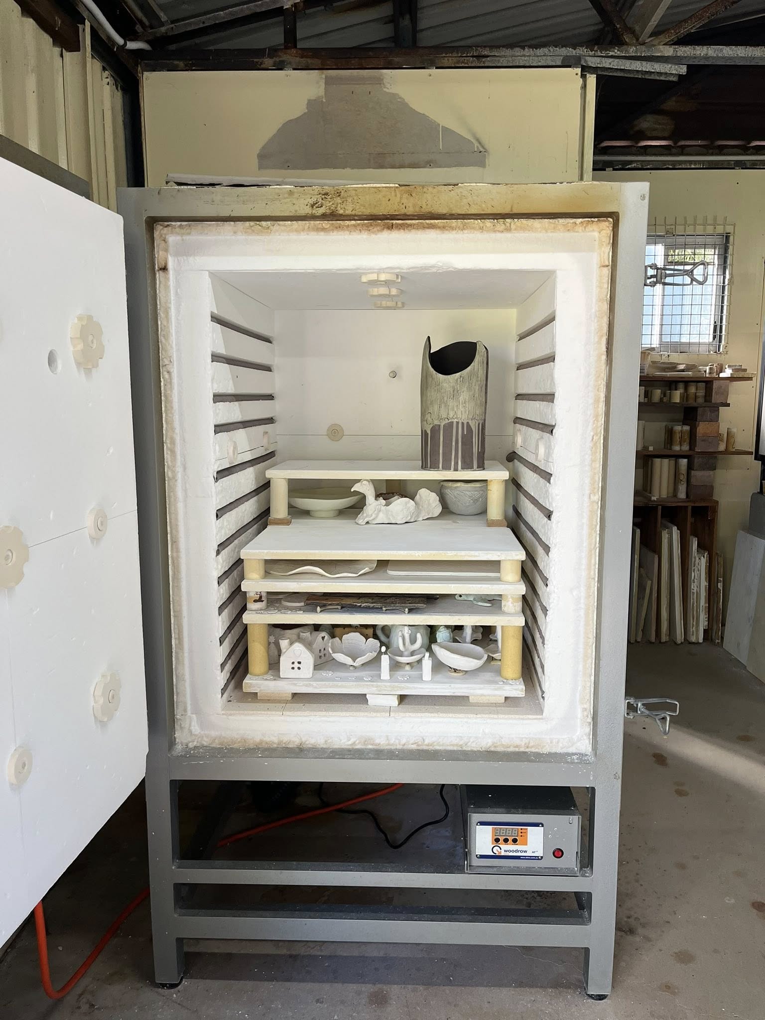 Pottery kiln for firing pieces